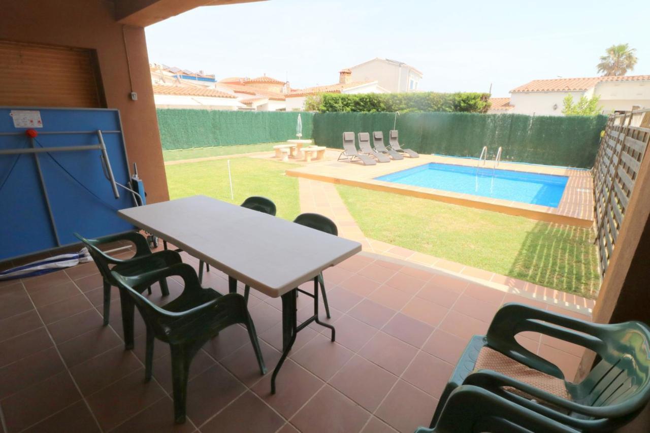 Peni 168A - Belle Maison Avec Piscine Empuriabrava Exterior photo