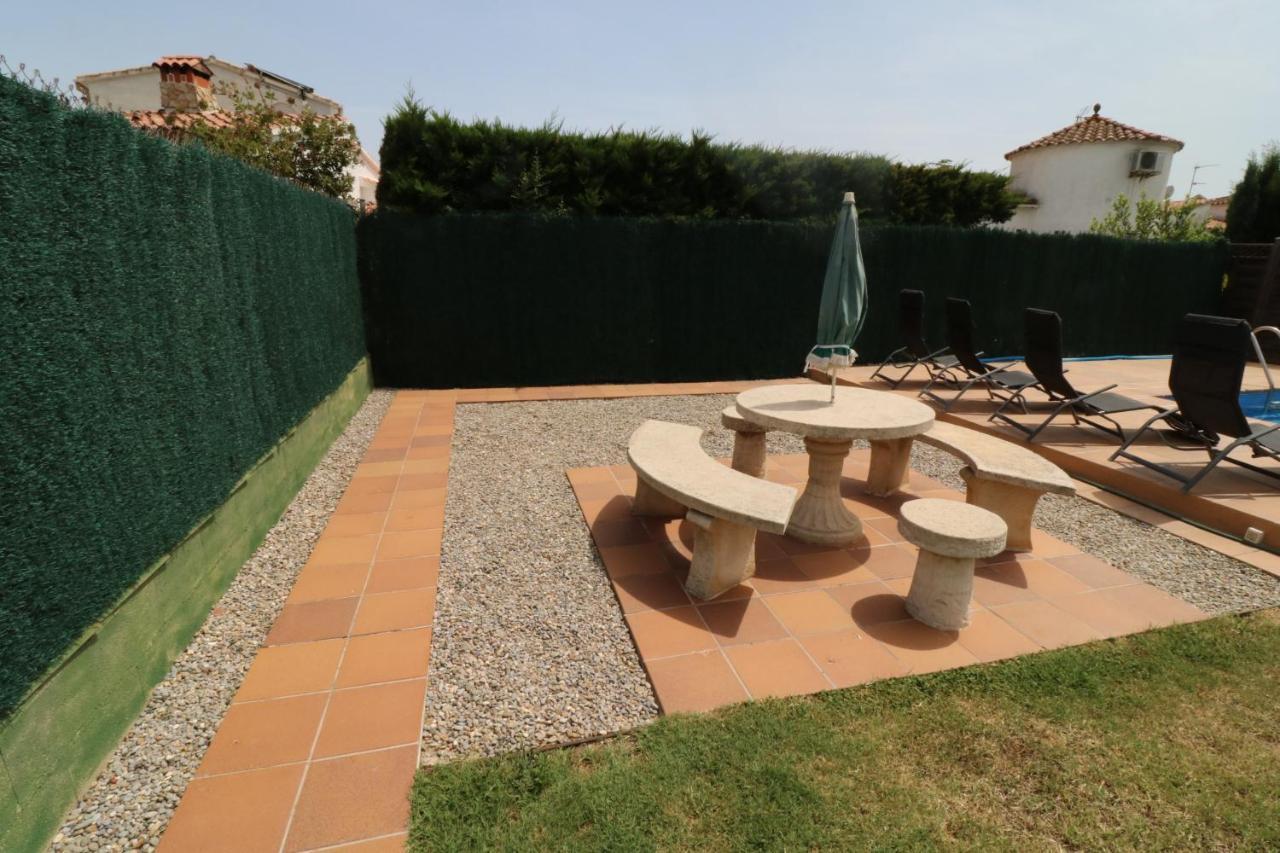 Peni 168A - Belle Maison Avec Piscine Empuriabrava Exterior photo
